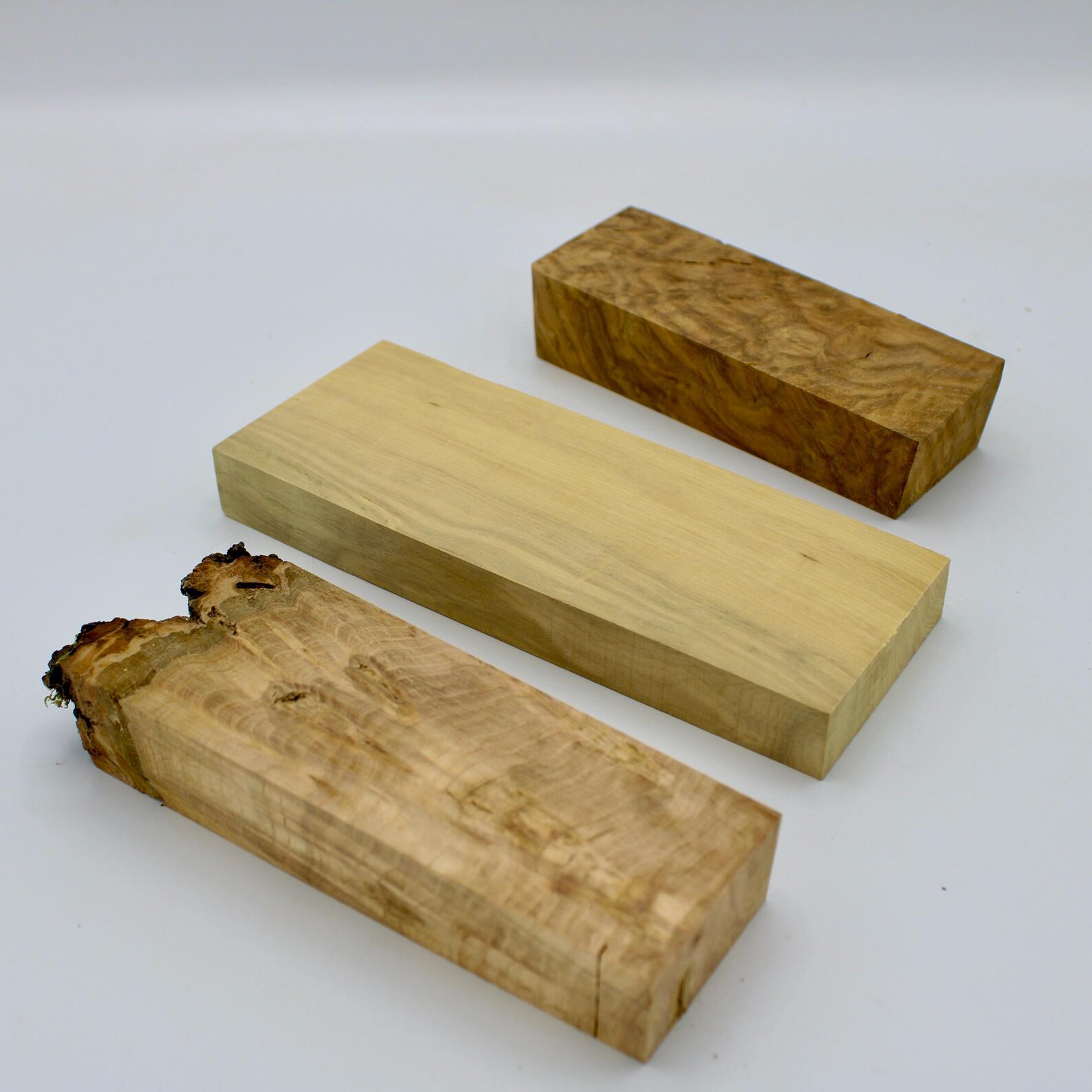 Blocs de bois pour manche de couteaux, bois d'oeuvre pour couteliers Noyer et hêtre échauffé – Image 7