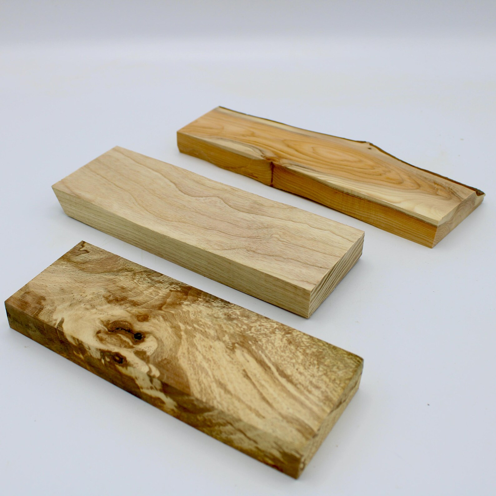 Blocs de bois pour manche de couteaux, bois d'oeuvre pour couteliers Noyer et hêtre échauffé – Image 3
